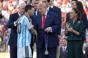 Trump e Infantino na entrega das medalhas