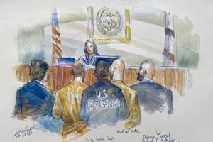 Desenho da sessão em tribunal, com Andrew e Tristan Tate perante a juíza