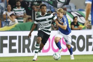Sporting defrontou o Estrasburgo na pré-época já com o novo emblema ao peito