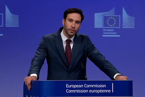 União Europeia multa Google em 890 milhões de euros por violar regras da concorrência digital