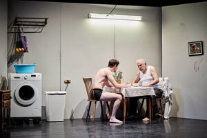 Odete e Joana Levi em cena no Teatro do Bairro Alto