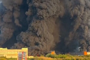 Ataque ucraniano provoca incêndio em armazéns da maior plataforma de comércio online da Rússia