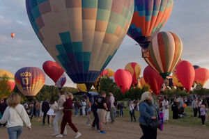 Festival na Rússia reúne 50 balões de ar quente e bate recorde nacional