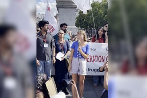 "Temos de nos unir agora": Greta Thunberg junta-se a protesto de estudantes indianos em Londres
