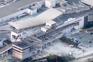 Centro comercial desaba após sismo no Japão. Há várias pessoas presas nos escombros