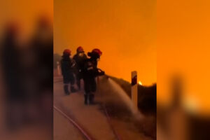 Incêndio na ilha grega de Paros leva à retirada de moradores