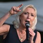 Marine Le Pen mantém aberta a porta do Eliseu após decisão do Tribunal de Recurso diminuir a pena