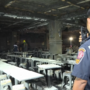 Imagens mostram cenário de destruição em bar na Tailândia após incêndio que matou pelo menos 27 pessoas