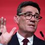 Novo líder trabalhista Andy Burnham assume esta segunda-feira chefia do Governo britânico