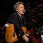 Morreu Glen Hansard, figura incontornável da música irlandesa 