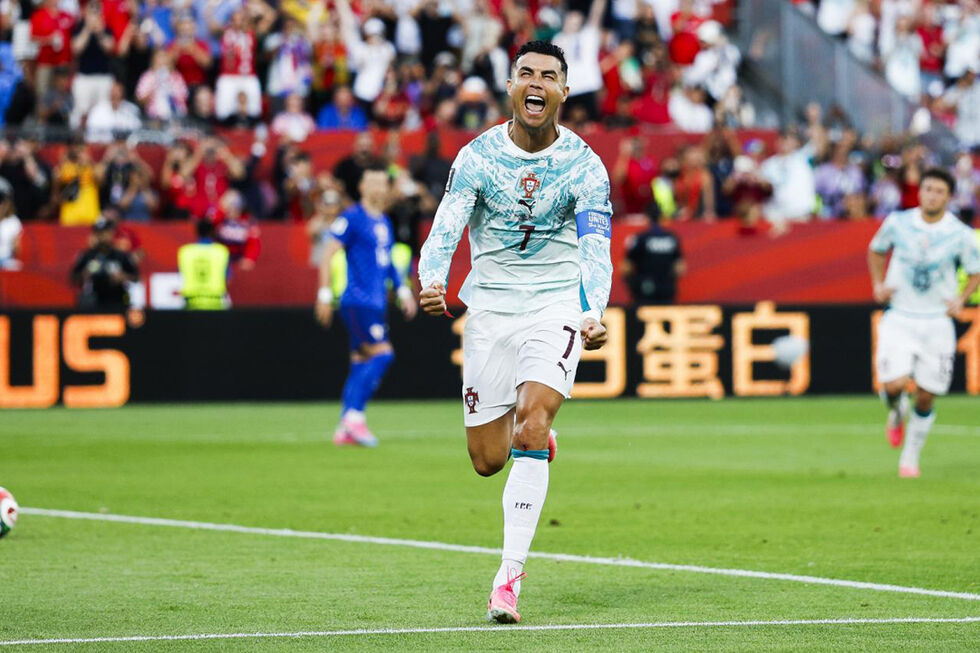 Cristiano Ronaldo festeja durante o Portugal-Croácia
