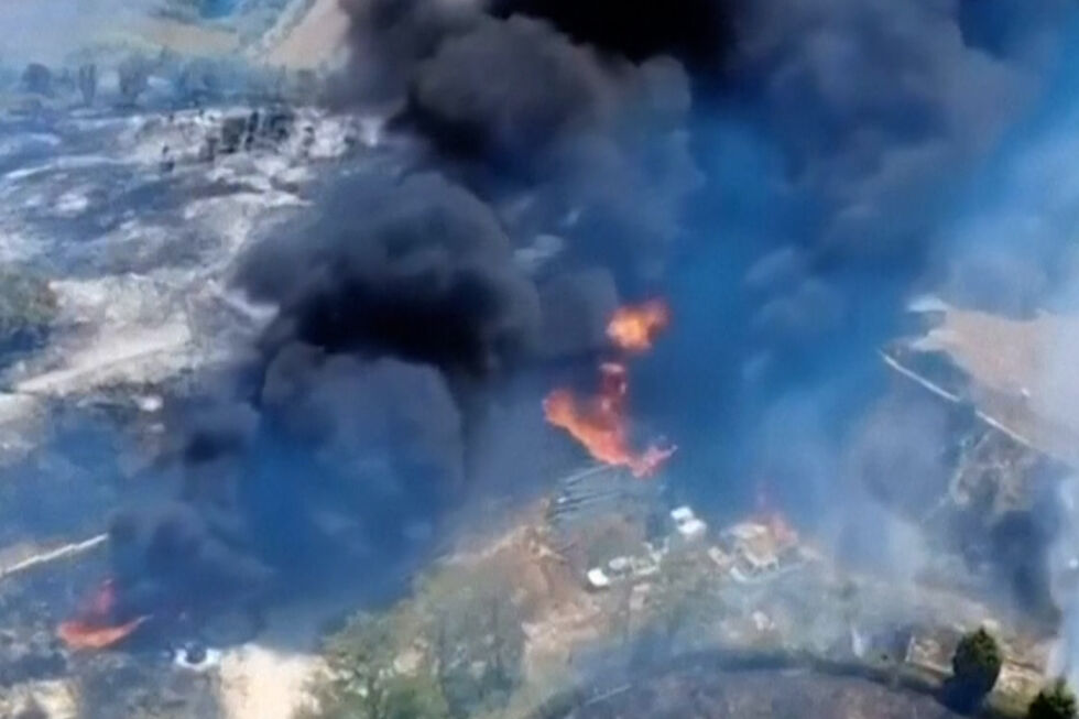 Incêndios florestais alastram na Albânia e obrigam a retirar pessoas de casa