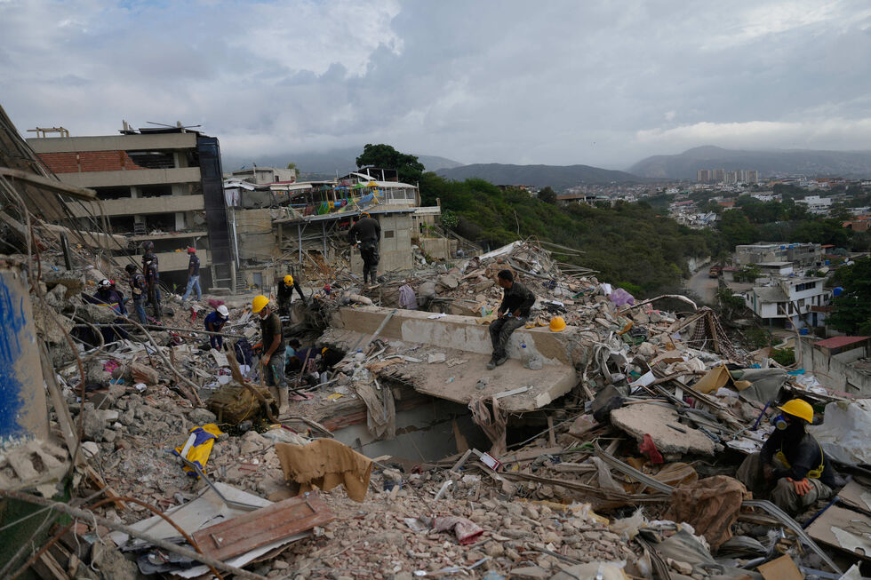 Sobe para 102 número de portugueses e lusodescendentes mortos nos sismos na Venezuela