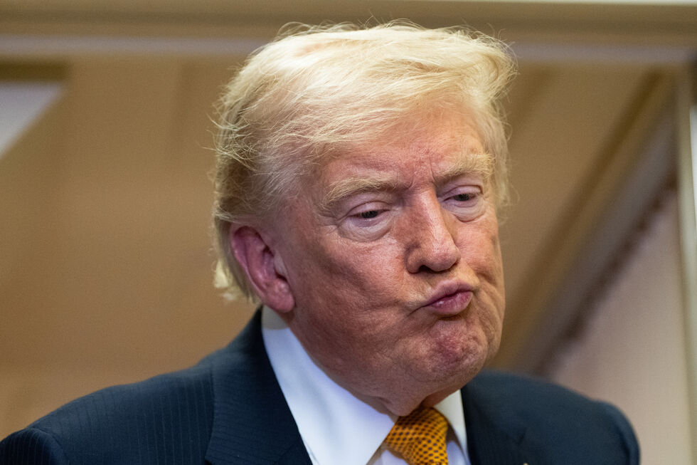 Trump diz que EUA têm "mil misseis" apontados caso o Irão o tente assassinar