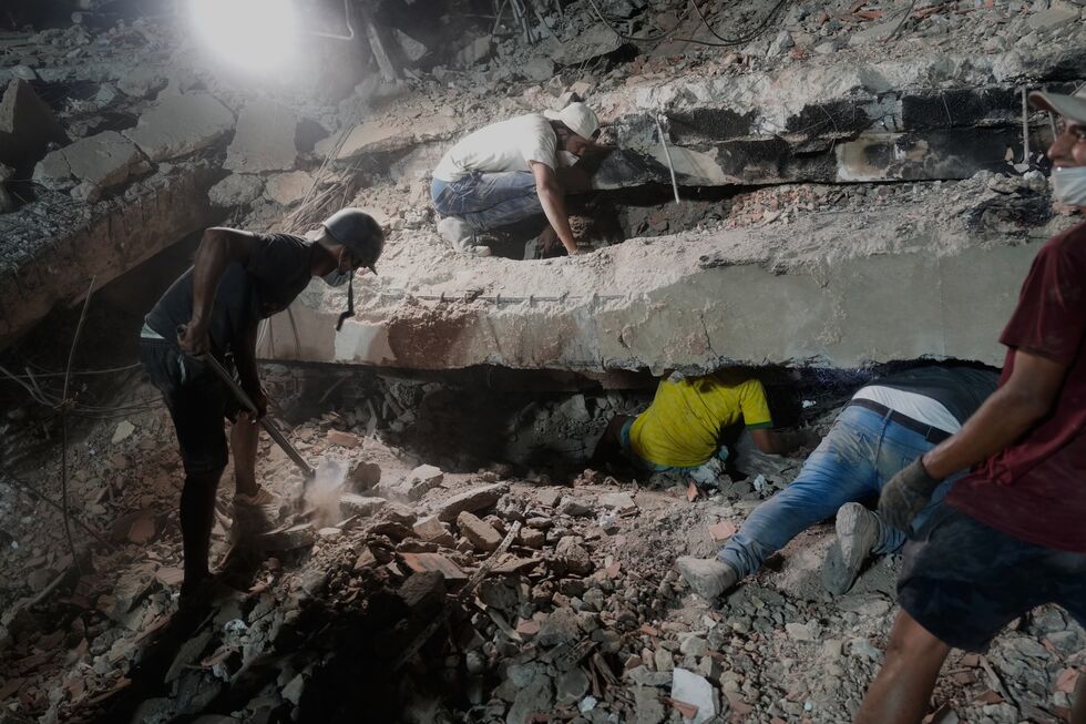 Sobe para 110 número de portugueses e lusodescendentes mortos nos sismos da Venezuela