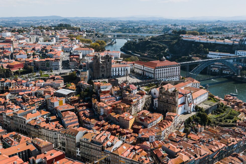 Vista aérea de parte do centro histórico do Porto