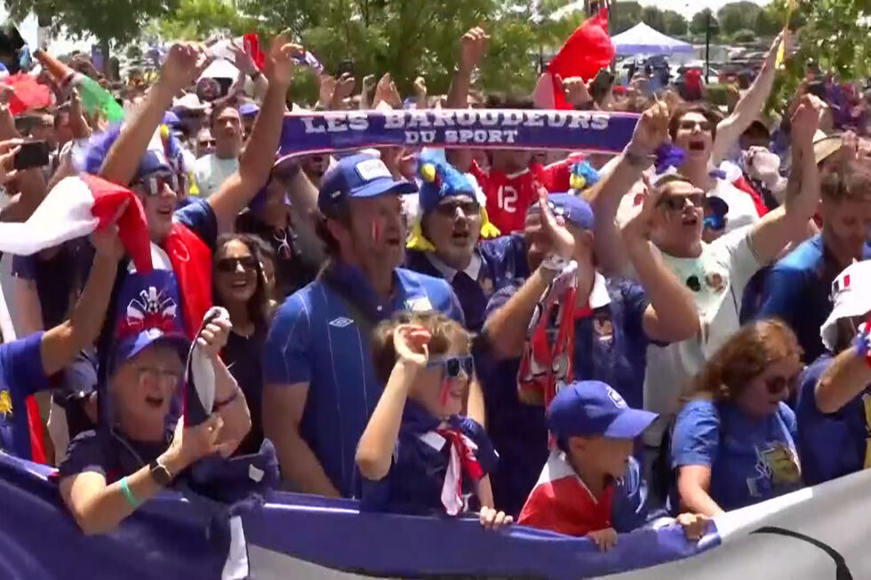 Espanhóis e franceses pintam ruas do Texas antes da meia-final do Mundial