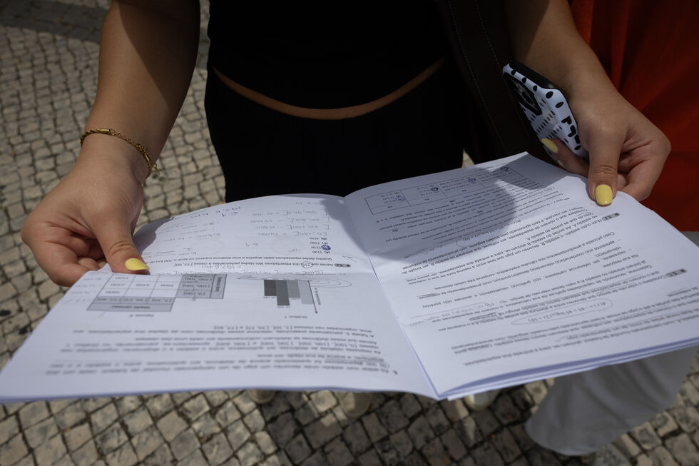 300 mil exames nacionais do ensino secundário foram avaliados em formato digital
