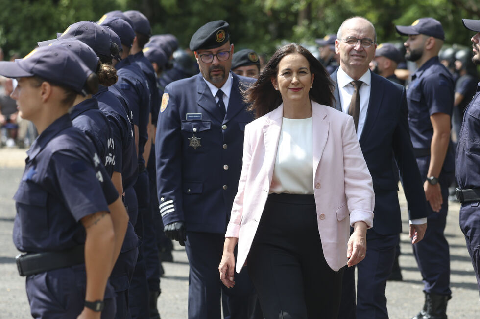 Rita Alarcão Júdice esteve este sábado em Caxias para a cerimónia de encerramento do “Curso de Formação Inicial da Carreira de Guarda Prisional”