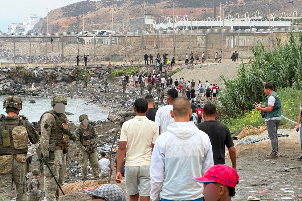 Migrantes regressa a Marrocos, após entrarem em Ceuta