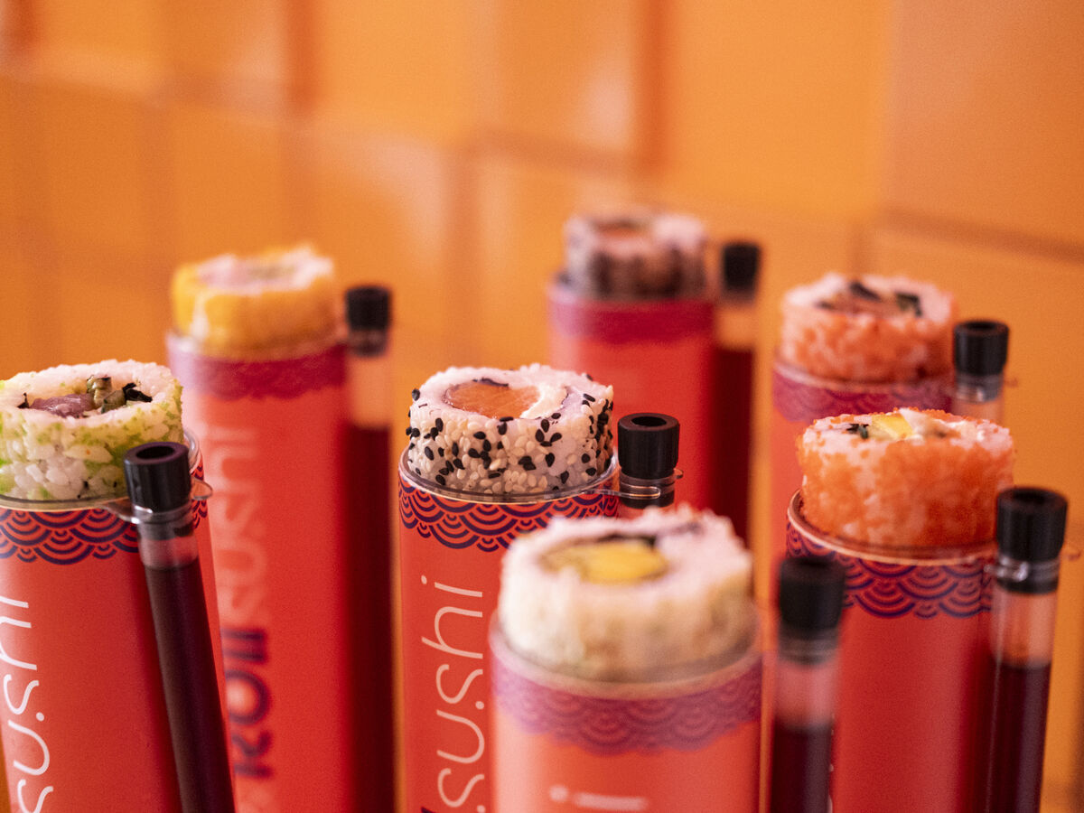 Em tubos, burritos ou hambúrgueres: as novas formas de comer sushi