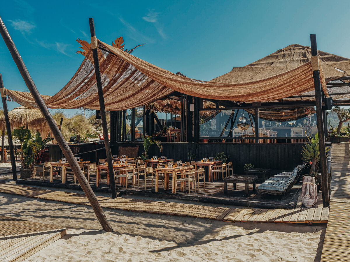 Praia Irmão: um longo almoço junto ao mar da Caparica 