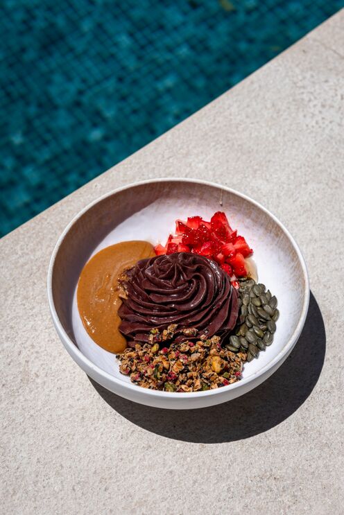 O bowl de açaí do Pool Bar do hotel Tivoli Avenida Liberdade custa €19 e inclui quatro toppings