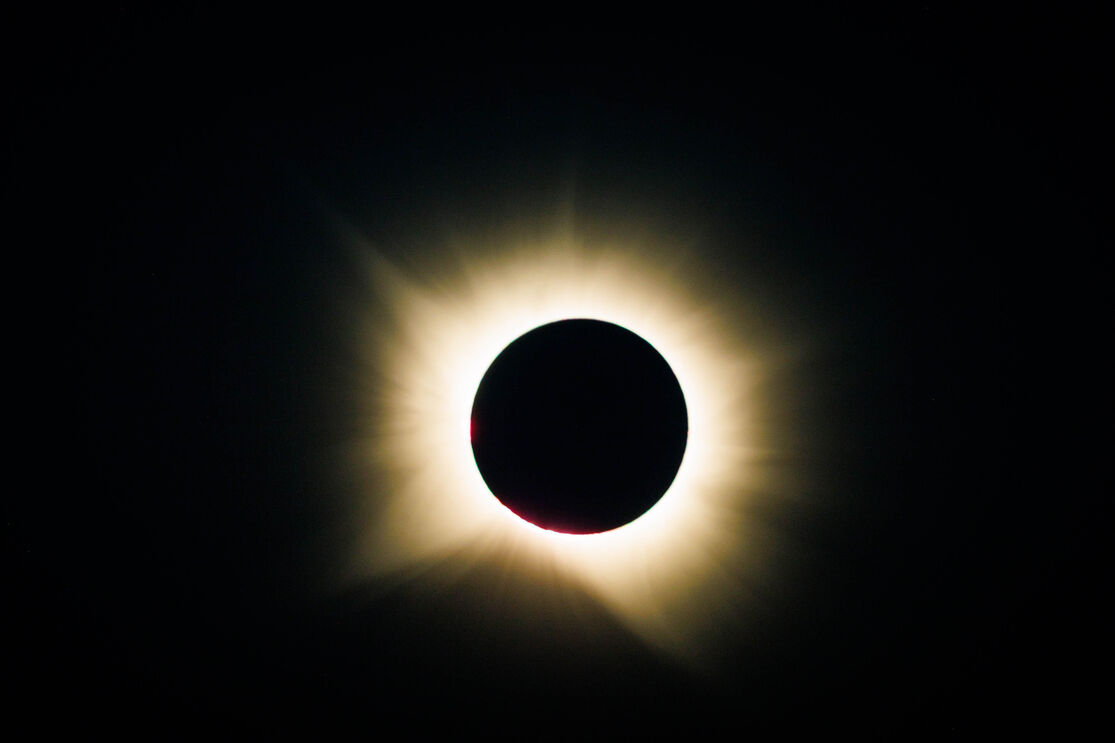 Eclipse total do sol captado no Parque Natural do Montesinho, em Bragança