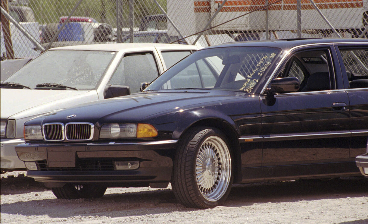 O BMW 750iL no qual seguiam Suge Knight e Tupac