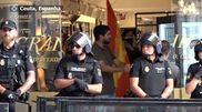 <![CDATA[ Protesto de direita em Ceuta termina com manifestantes refugiados em café ]]>