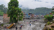 Il bilancio delle vittime delle alluvioni in Nepal sale a 633