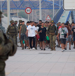 Polícia espanhola calcula 73.500 saídas de Ceuta e confirma 71 mortos