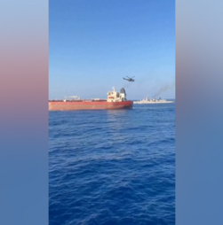 Marinha italiana interceta petroleiro suspeito de integrar “frota fantasma” da Rússia