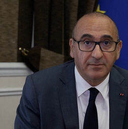 Ministro francês do Interior lamenta uso de imagens de Ceuta para criticar política migratória da UE