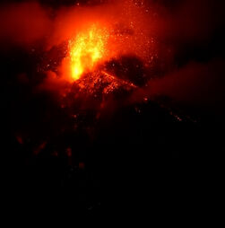 Erupção do vulcão Fuego obriga à retirada de moradores na Guatemala