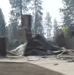 Incêndios deixam rasto de destruição e obrigam à retirada de 60 mil pessoas em Spokane