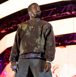 Kanye West (Ye) atua hoje no Estádio do Algarve