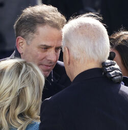 Filho de Joe Biden emociona-se ao revelar que cancro do pai se está a espalhar: 'É triste'