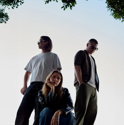 No novo álbum 'Sunshine', os Jungle dançam entre o passado e o futuro