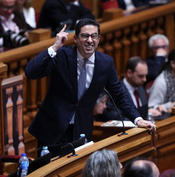 MP acusa presidente da Câmara de Albufeira de discriminação e incitamento ao ódio