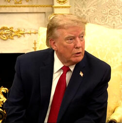'Eu compreendo-o. Ele compreende-me': Trump elogia relação com Kim Jong-un