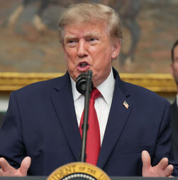 Donald Trump anuncia 'guerra económica' inédita contra o Irão: 'Será um dia D'