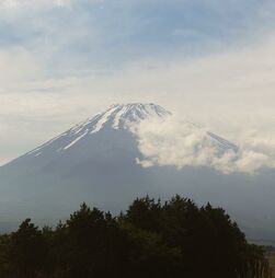 Japonês deixa filho de 7 anos sozinho a meio de subida ao Monte Fuji