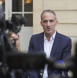 Eurodeputado francês Raphael Glucksmann planeia anunciar hoje candidatura às presidenciais