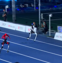 Robô humanoide bate recorde de Usain Bolt nos 100 metros nos Jogos de Robótica de Pequim