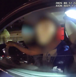 Polícia usa 'bodycam' para comunicar em mandarim com condutor durante operação de trânsito nos EUA