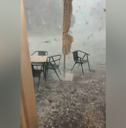 Tempestade com chuva intensa e granizo deixa ruas de cidade espanhola inundadas e várias árvores caídas 