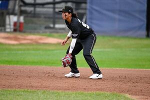 Jogo inaugural da WPBL entre as New York Heights e as Los Angeles Queens