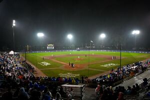Jogo inaugural da WPBL entre as New York Heights e as Los Angeles Queens