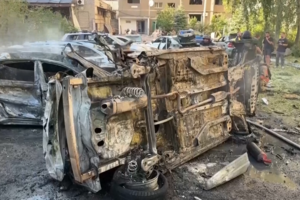 Pelo menos um morto e 21 feridos em bombardeamento russo em zona residencial de Zaporizhzhia